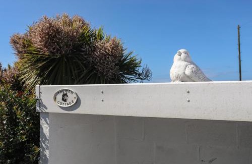 Caergeiliog House | Trewan Cottage