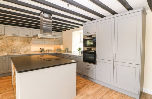 Mynytho Cottage | TREWEN, pet friendly, with open fire in Sarn Meyllteyrn