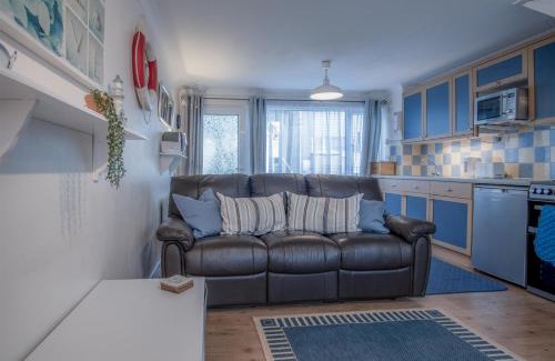 Pembroke Ski Chalet | Trewent Park - 2 Bedroom Chalet - Freshwater East