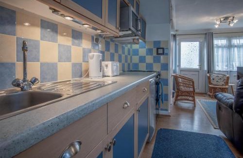 Pembroke Ski Chalet | Trewent Park - 2 Bedroom Chalet - Freshwater East