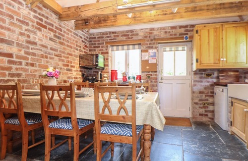 Mylor Churchtown Cottage | TREWINCE MANOR COTTAGE, pet friendly, with pool in Portscatho