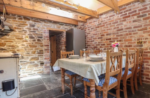 Mylor Churchtown Cottage | TREWINCE MANOR COTTAGE, pet friendly, with pool in Portscatho