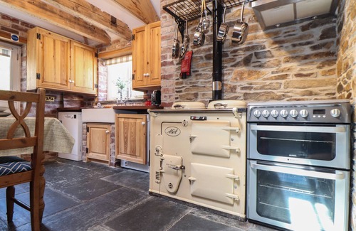 Mylor Churchtown Cottage | TREWINCE MANOR COTTAGE, pet friendly, with pool in Portscatho
