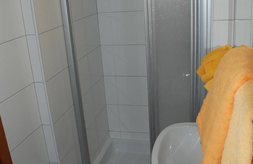 Klopein Bed & Breakfast | Triple room, balcony, lake view - Pension Agnes