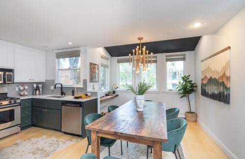 Telluride House | Tri-level condo, close to Coonskin Lift!