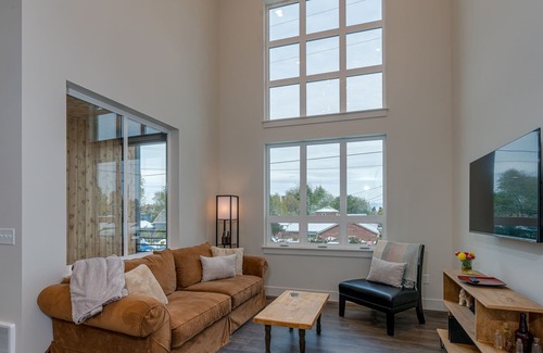 Northside House | Tri-level townhome, end unit & located 2 miles from DT Missoula!