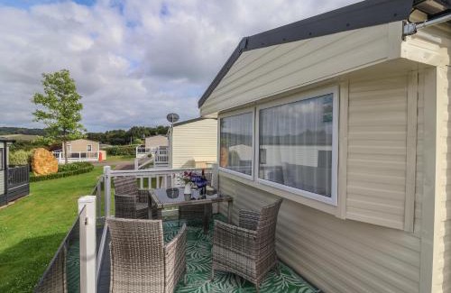 Bridport House | Tri-Star House