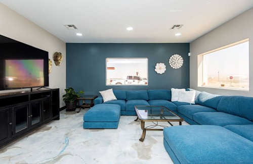Fort Mohave House | Tri-State Executive 3-B Suite, free parking onsite