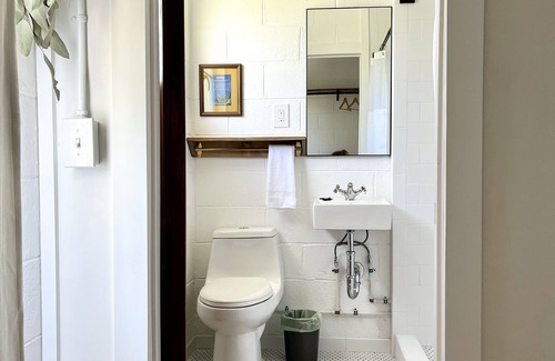 Red Bluff Hotel | Triangle Motel