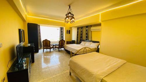 Shurtah al-Dakhlah Hotel | Triangle Pyramids Boutique