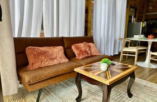 Barrio Dora House | Tribu Bungalow 1 Modern and Centrally Located