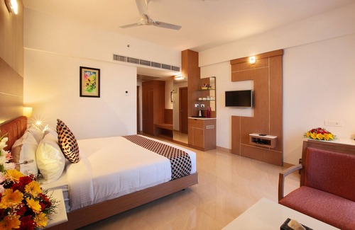 Maradu Hotel | Tribute Royale