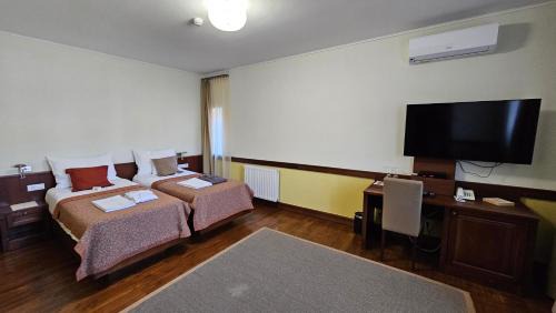 Tallya House | Trifecta Udvarház