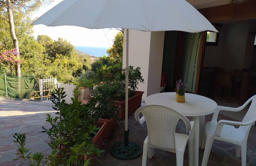 Quercianella Villa | Trilocale in Villa Nella Splendida Baia di Quercianella