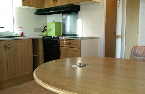 Aldborough House | Trimingham Pk, Comfy caravan 148 ; Gt Seaview ; 10min walk to beach