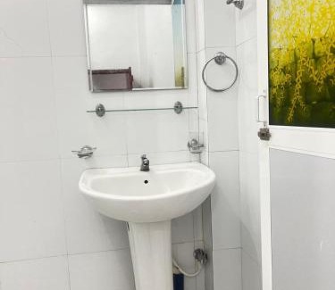 Trincomalee Hotel | Trinco Sailu Inn