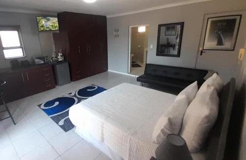 Weltevredenpark House | Trinity and Bennett Enterprises 40 Sycamore