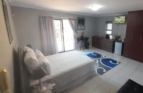 Weltevredenpark House | Trinity and Bennett Enterprises 40 Sycamore