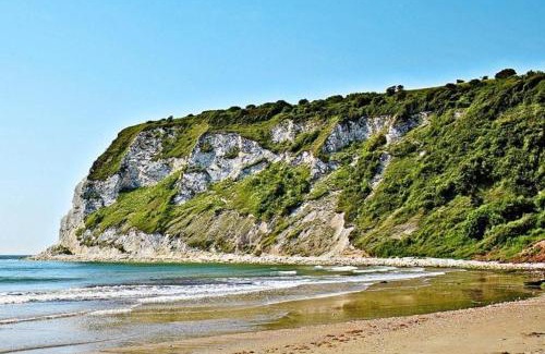 Bembridge Resort | "Trinity" at Whitecliff Bay Isle of Wight- Yarborough View 4