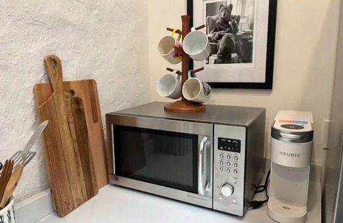 Manayunk Cottage | Trinity Cottage in Manayunk, Walk to Main Street, in the heart of Manayunk