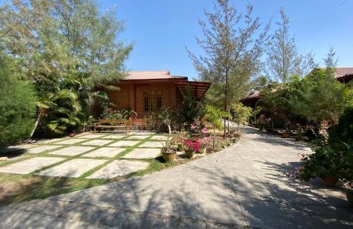 Nyaungshwe Hotel | Trinity Family Inn