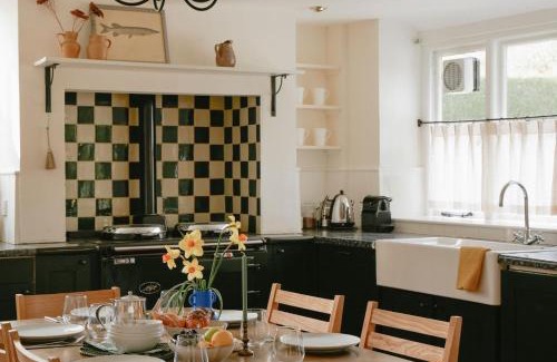 Cirencester House | Trinity Farmhouse - Stunning House & Gardens!