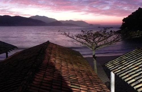 Trindade House | TRINITY - SEAFRONT - FOOT IN THE SAND - 11 PEOPLE