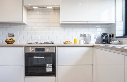 Caerleon House | Trinity View by Tŷ SA - Beautiful 5 bed in Newport
