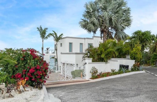 Paradise Island House | Trinity Villa