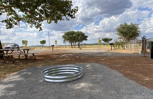 Cache RV Rental | Triple Ace Campsites near Wichita Wildlife Refuge RV - CAMPER - TENT Cache, OK