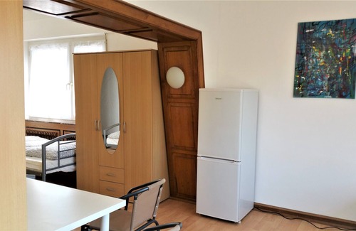 Worringen House | Triple apartment for 24 people