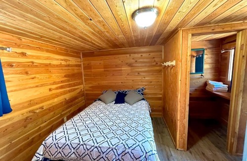West Glacier Resort | Triple G’s Resort - Cabin 3