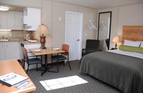 Dawson City Hotel | Triple J Hotel