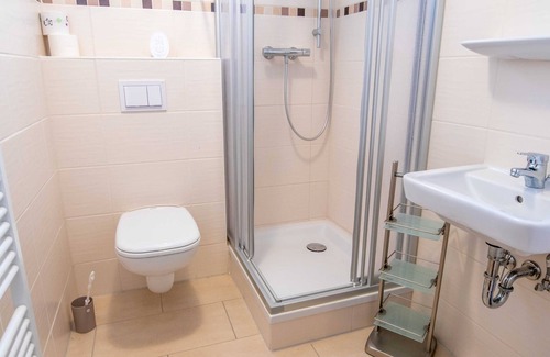 Prohn Apartment | Triple room (17) - Pension Zur Kurve