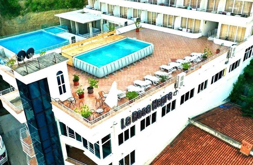 Gjerana House | Triple room by the swimming pool
