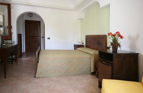 Succhivo Bed & Breakfast | Triple room-Classic-Ensuite with Shower-Garden view