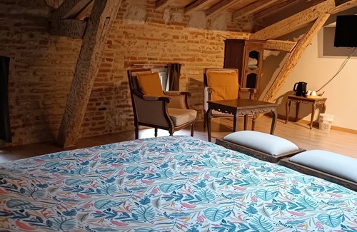 Lavaur House | Triple room-Comfort-Ensuite with Bath - Camichel