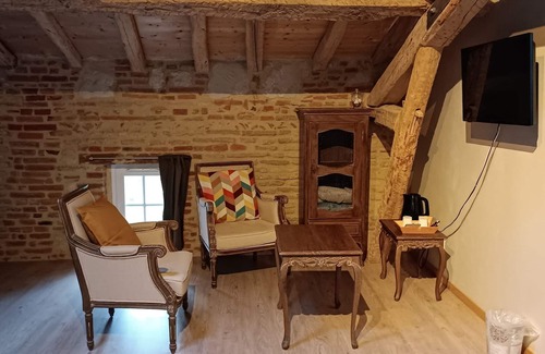 Lavaur House | Triple room-Comfort-Ensuite with Bath - Camichel