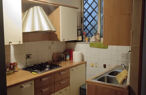 Rione Sanita House | Triple room + extra bed for children in detached house with garden