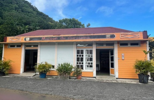 Saint-Joseph House | Triple room with breakfast