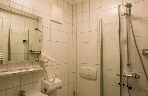 Sankt Egidi Bed & Breakfast | Triple room with shower, W - Gasthof Egidiwirt