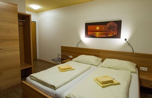 Sankt Egidi Bed & Breakfast | Triple room with shower, W - Gasthof Egidiwirt