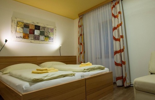 Sankt Egidi Bed & Breakfast | Triple room with shower, W - Gasthof Egidiwirt