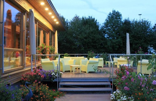 Loretto House | Triple room with shower or Bathroom, toilet - Airporthotel Salzburg