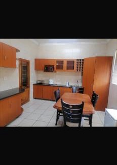 Bezuidenhout Valley House | Triple T Guest house