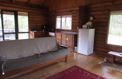 Glenhope Cottage | Triple Tui - Log cabin, self contained, river side