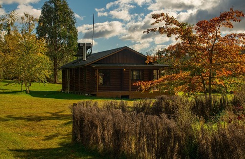 Glenhope Cottage | Triple Tui - Log cabin, self contained, river side