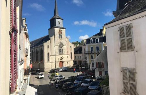 Le Palais Apartment | Triplex au cœur de Le Palais avec Wifi, près de la plage - FR-1-418-261