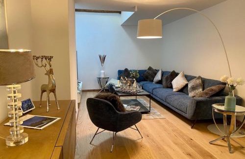 Morzine Apartment | Triplex de luxe à Morzine: 4 suites, jacuzzi, proche commerces et navettes, animaux acceptés - FR-1-627-69