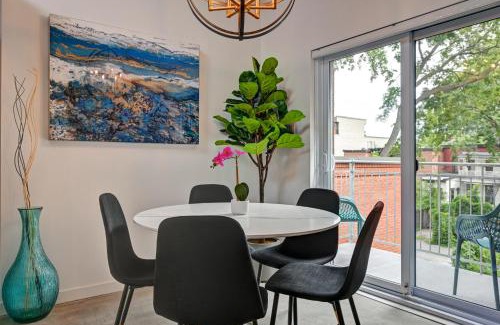Pointe-Saint-Charles Apartment | TripMontreal 301
